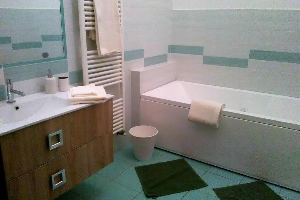 Charming Family With Private Garage Florenz