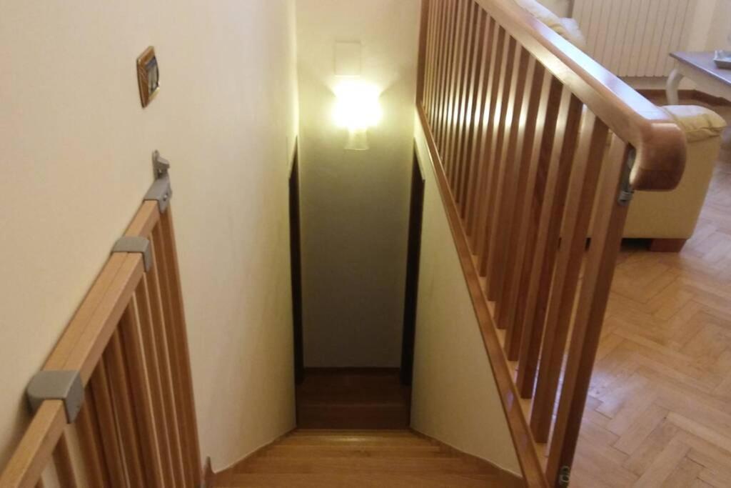 Charming Family With Private Garage Apartment Florenz